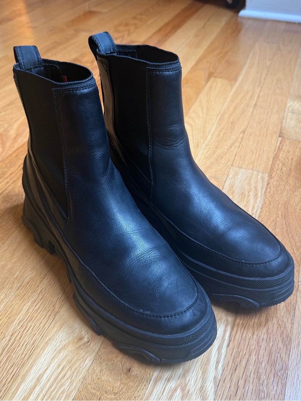 Sorel Waterproof Winter Boots Black Leather Women’s 11